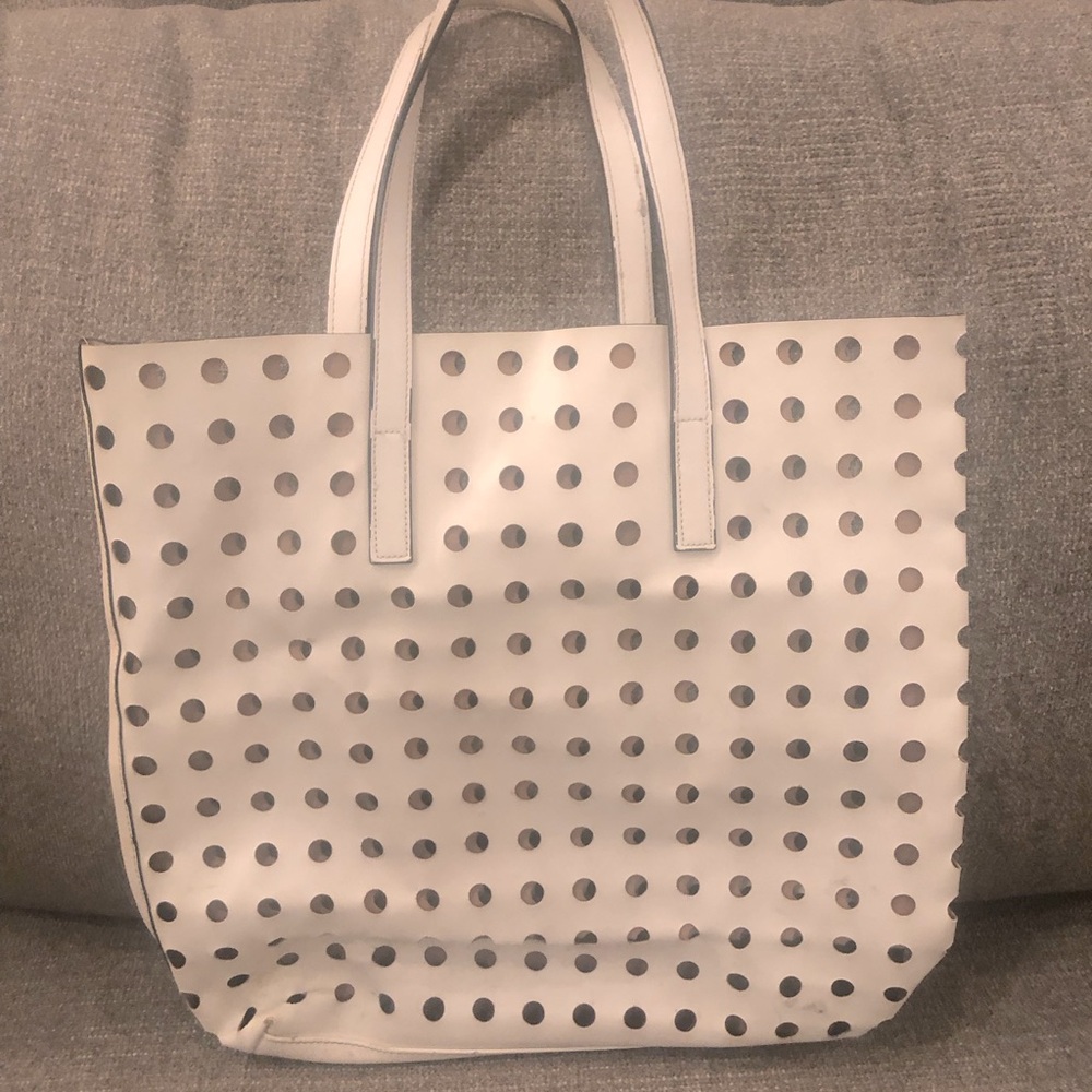 ⛱️3/$10 Summer Sale!⛱️ Leather Cutout Tote